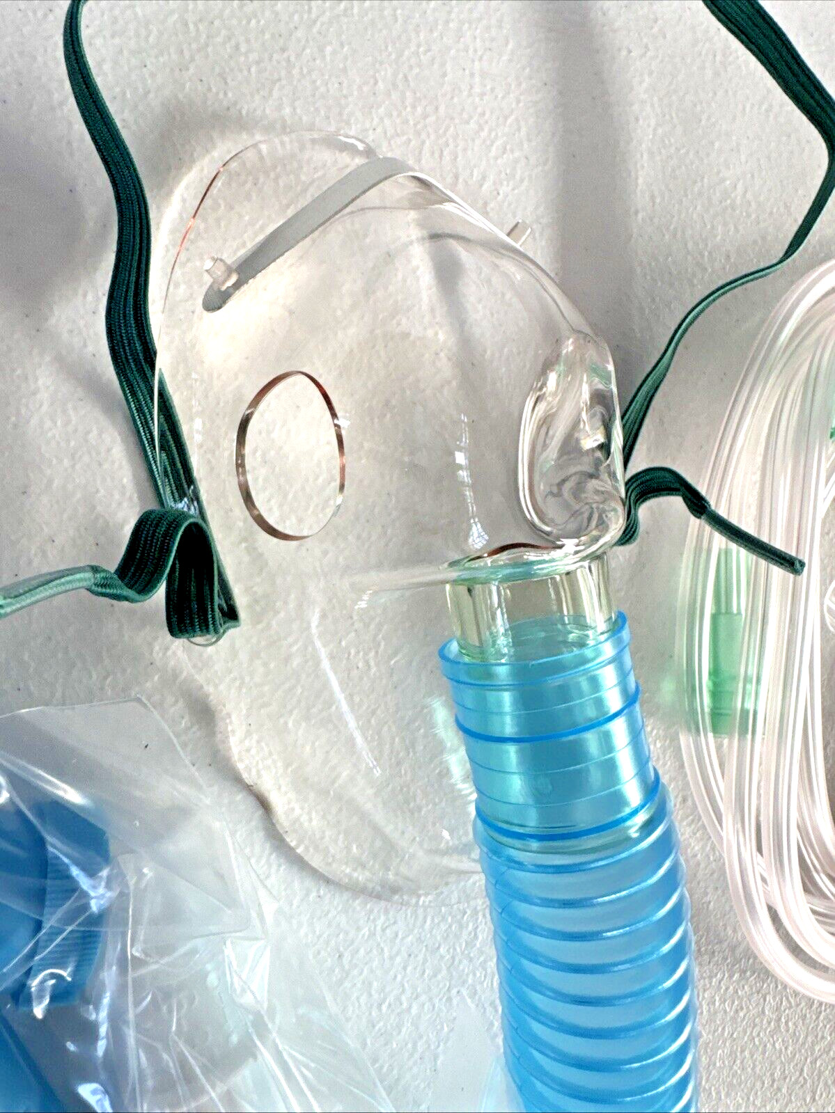 AirLife Oxygen Mask Masks Vinyl 7 Feet Tubing 001255U Expires 04/2027 -Lot of 5