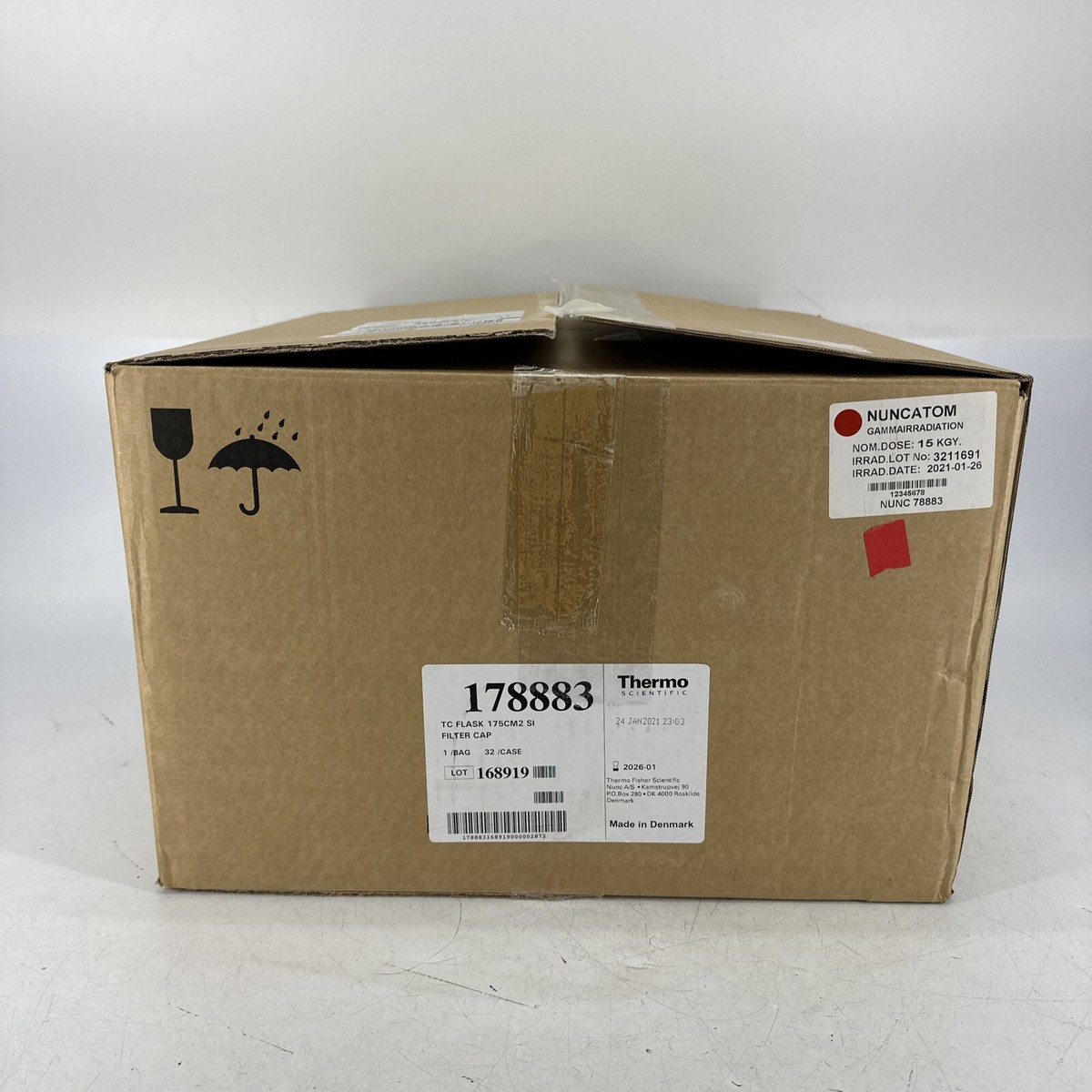 CASE OF 32 Thermo Scientific Nunc 178883 TC Flask 175cm2 SI Filter