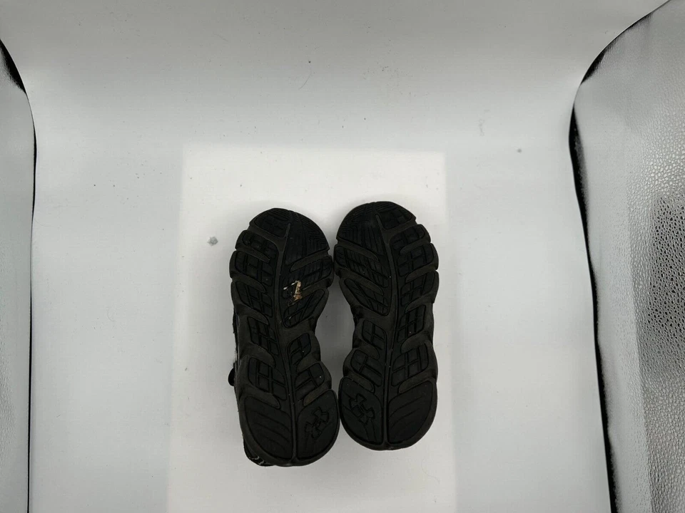 Under Armour Assert V Athletic Shoes Boy's Sz 5Y Black Lace Up 1242016-001 - Image 4 of 4