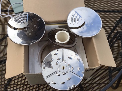 Cuisinart DLC-8 Accessory Expanded Feed Tube Kit DLC-851 Unused! 2 Slicing Disk+ - Picture 3 of 9