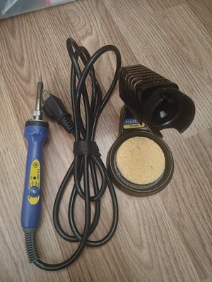 Hakko FX-600 (FX600) Soldering Iron with new pencil tip and FH-300 iron stand