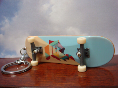 * NEW * TECH DECK SKATEBOARDS KEY CHAIN RING KICK FLIP BOARDS #5 KEYCHAIN