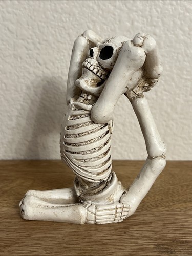 Skeleton In Yoga Position Halloween White Ceramic Skeleton Statue Figurine - 第 4/21 張圖片