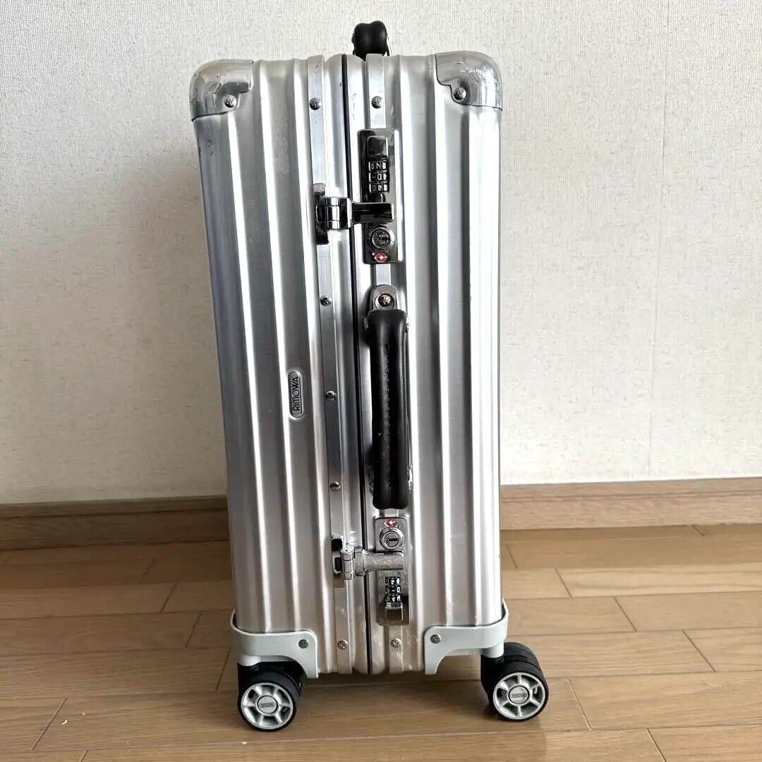 Rimowa Classic Flight 35L Silver 4-wheels Carry Case Rimowa Classic Flight 35L Silver 4-wheels Carry Case
