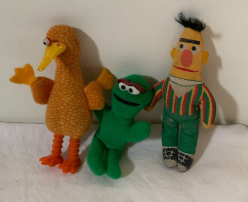 "Giocattolo di peluche vintage anni '70 Sesame Street Oscar the Grouch Big Bird Bert 4,5" - Foto 1 di 12