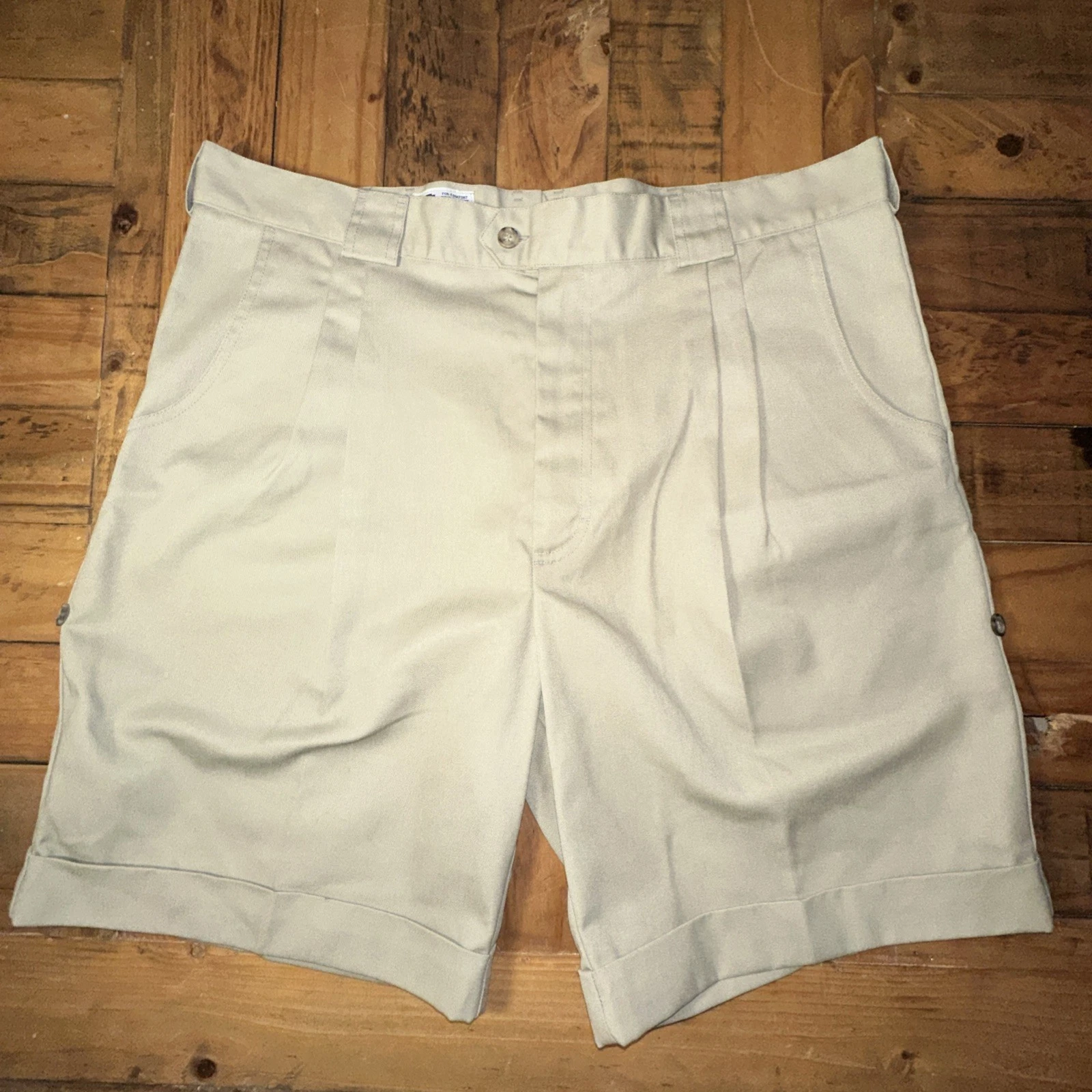 Tilley Shorts 40W Beige Cargo Hiking Outdoor Travel Safari Utility Pockets