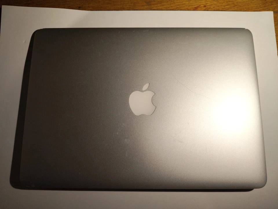 Apple MacBook Air 13" · i5 5th gen 1.8 GHz · 8GB · 128GB, foto 1 di 5