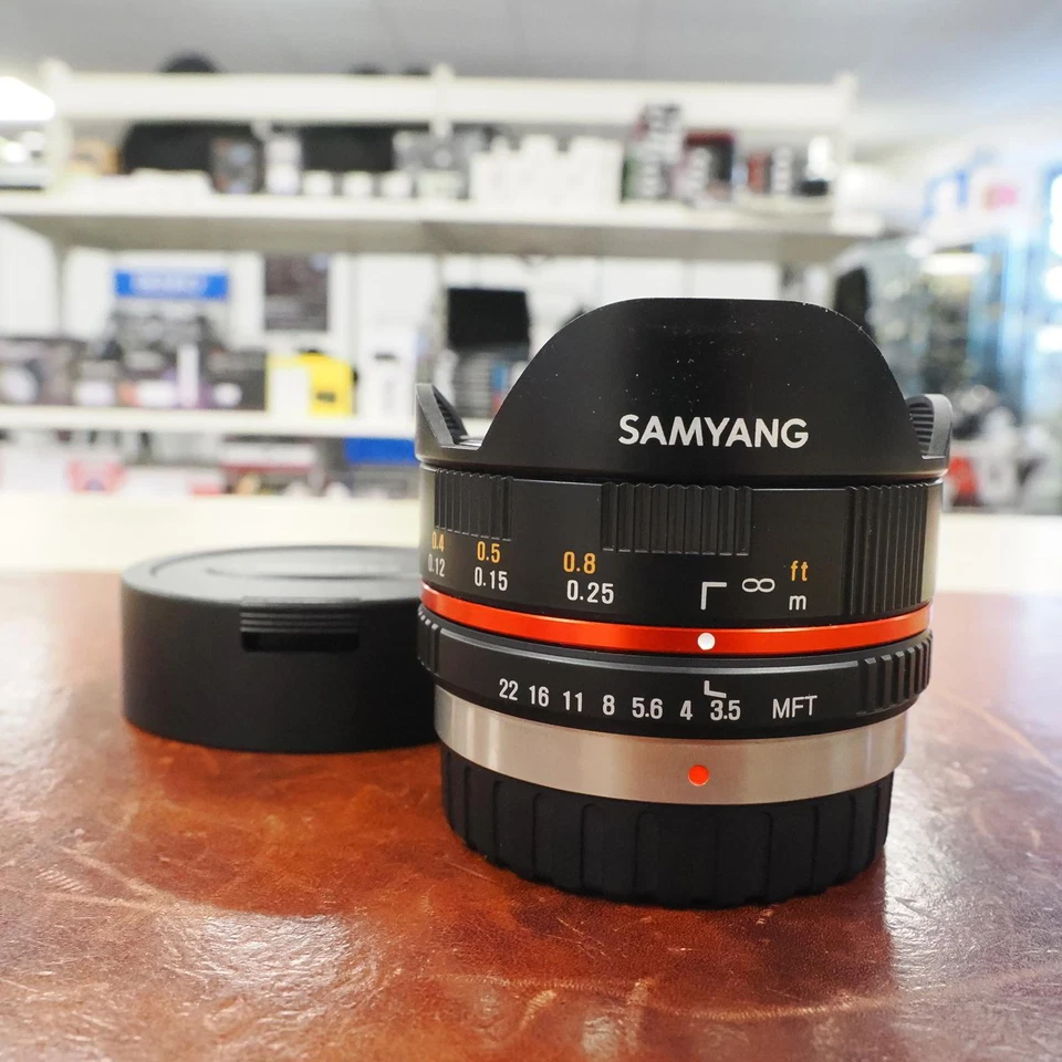 Used Samyang 7.5mm f3.5 UMC Fisheye - Micro 4/3 Fit - 12 Months Warranty - Image 2 of 4