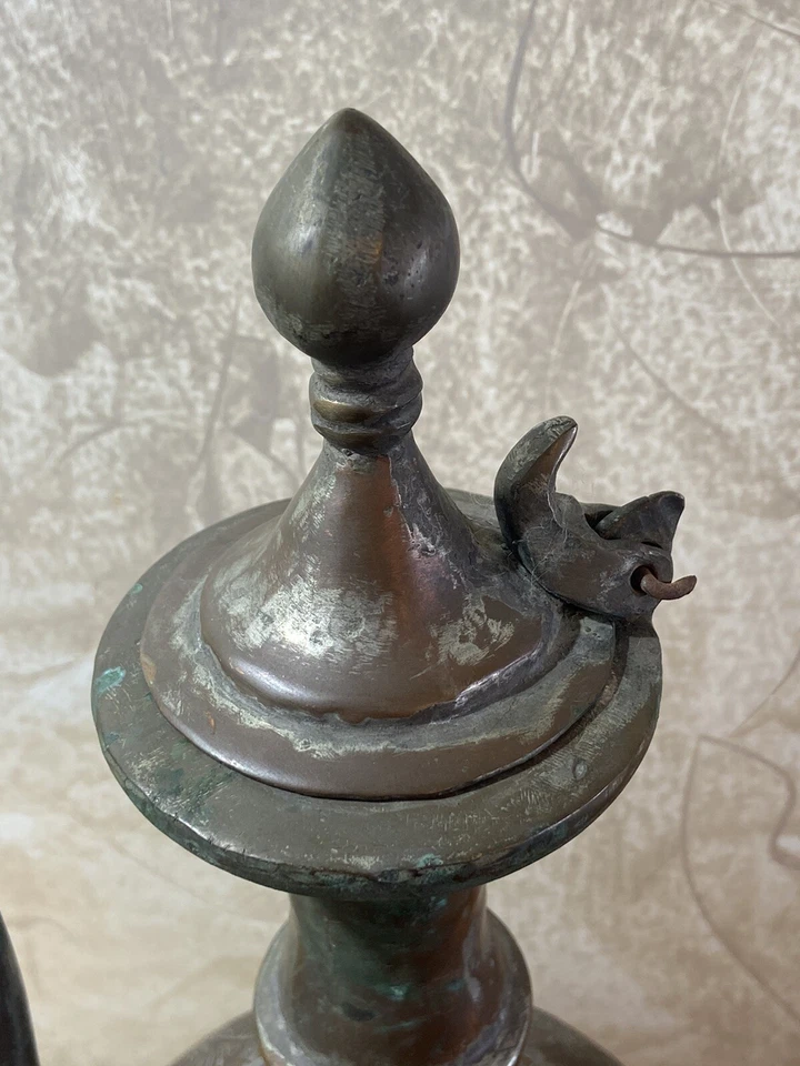 Антикварная исламская красная медная инкрустированная персидская афтаба османской эпохи с высоким декором - Изображение 2 из 4