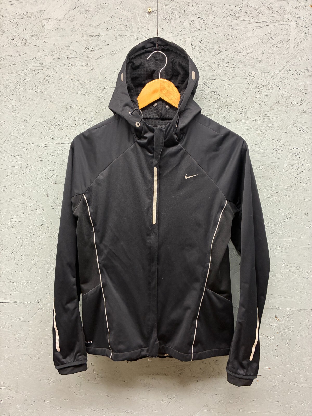 SACAI X NIKE Nike Dri FIT Giacca Running Uomo Medium Nera Giacca a Vento con Cappuccio Riflettente