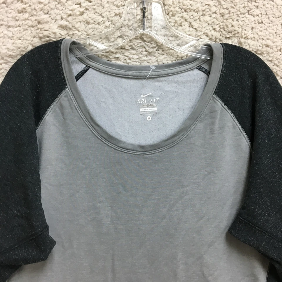 Camisa Nike Mediana Adulto Gris Dri Fit Raglán Swoosh Logo Atlética Elastizada Mujeres M Foto 2 de 4