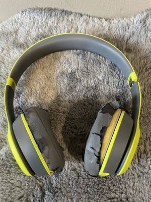 Beats Solo 2 Wireless On-Ear Headphones Neon Yellow Gray B0534 One