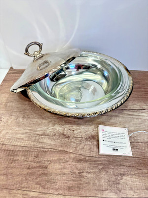 Wm Rogers Silverplate Covered Vegetable Bowl Pyrex Insert Casserole Dish 11'' Vin