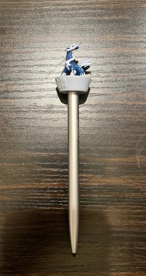 Pokemon Diamond Dialga Stylus Pen Promo 2006 – Acessório Nintendo DS - Imagem 2 de 4