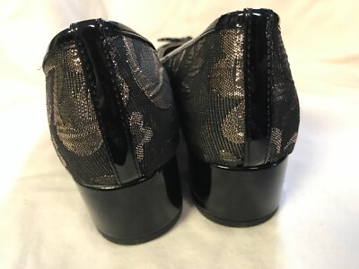 Escarpins Bandolino Talons Hauts Noir Et Or - Taille 7.5, Style Métallique