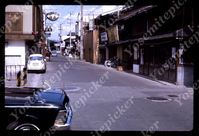 sl68 Original slide 1968 Japan alley way cars signs 458a