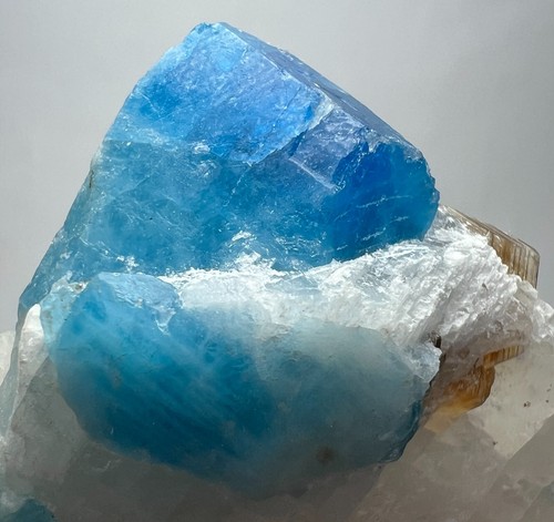 36 Gram Skye Color Fluorescent Top Hauyne Huge Crystals From @Afghanistan - Picture 21 of 23