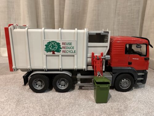 Bruder MAN Recycling truck - Picture 6 of 10