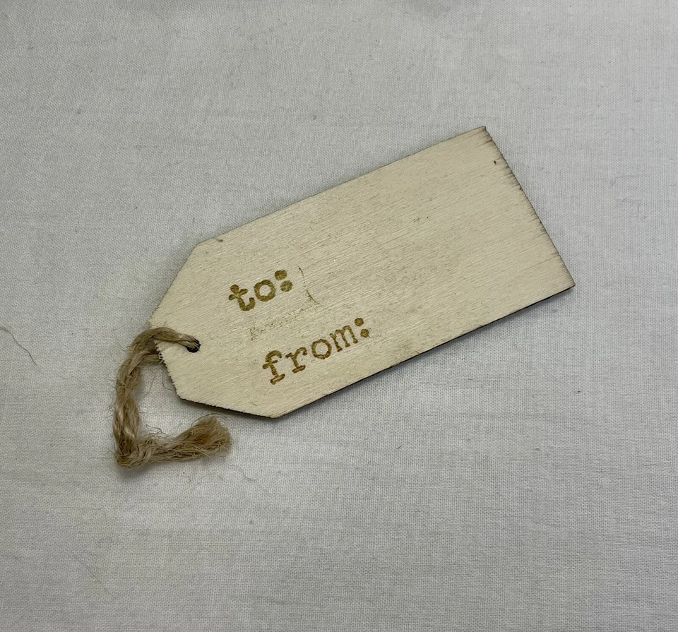 Etiquetas de regalo - Etiquetas de regalo - Madera ligera marrón y cartón corrugado Foto 2 de 4
