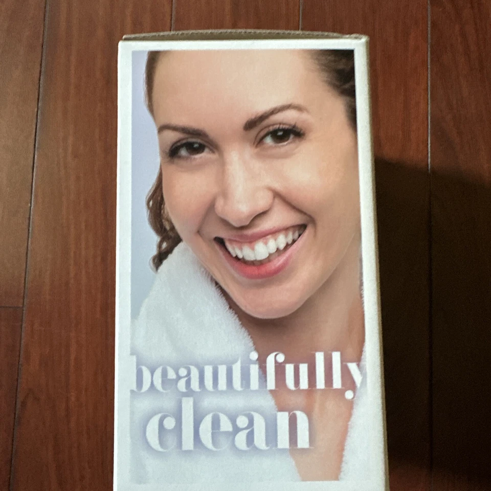 Conair True Glow Heated Lotion Dispenser - Brand New In Box - Image 4 of 4