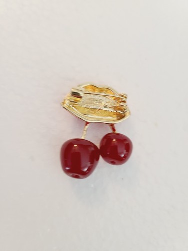 NWOT Red Lips Cherries Brooch Pin ~ Cherry Kiss Brooch Pin Gold Tone - Picture 2 of 7