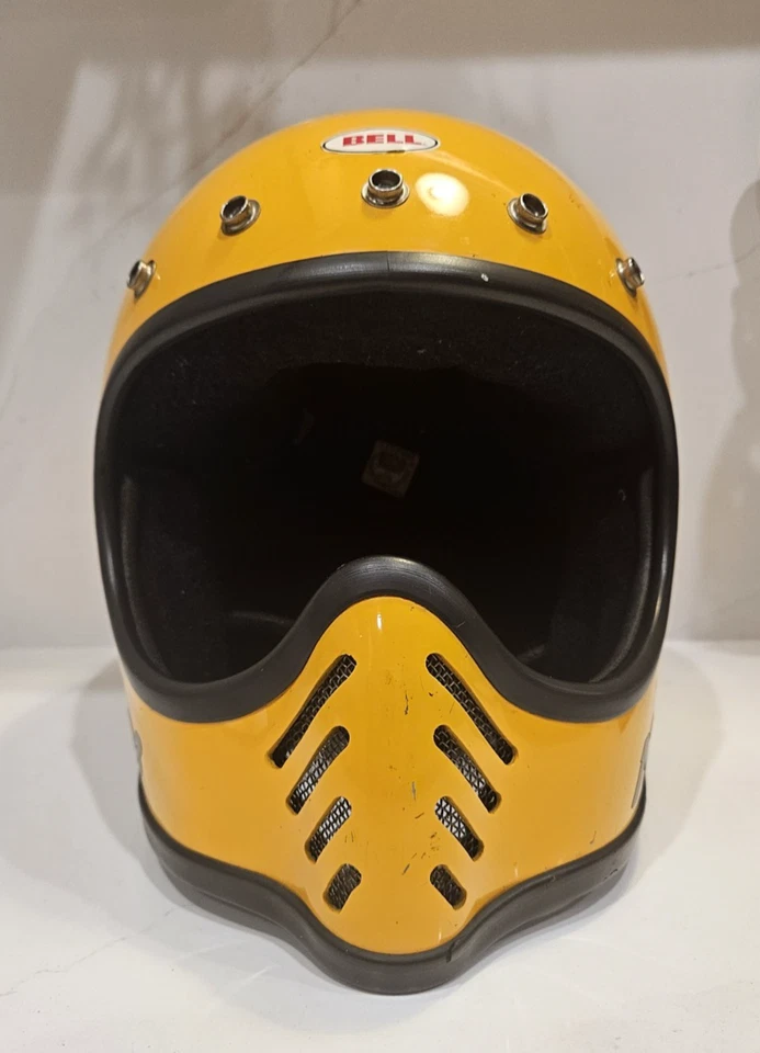 Vintage 1975 BELL MOTO III 3 Motocross motorcycle Yellow Helmet size 7-1/4 - Image 2 of 4