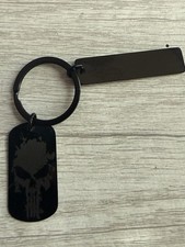 Llavero Punisher grabado personalizado con capacidad de personalizar espalda o cola