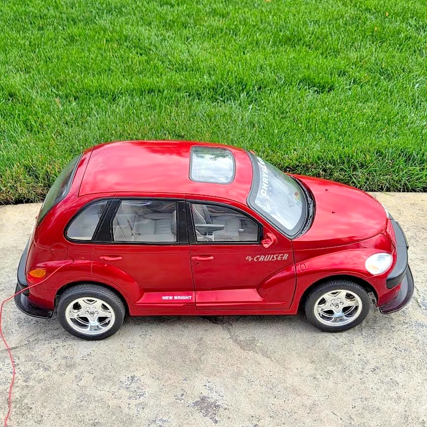 New Bright 1/6 Scale Huge PT Cruiser 9.6V Radio Control RC- TESTED w/NEW BATTERY - Image 4 of 4