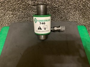 GREENLEE HYDRAULIC RAM KNOCKOUT 746 VWU