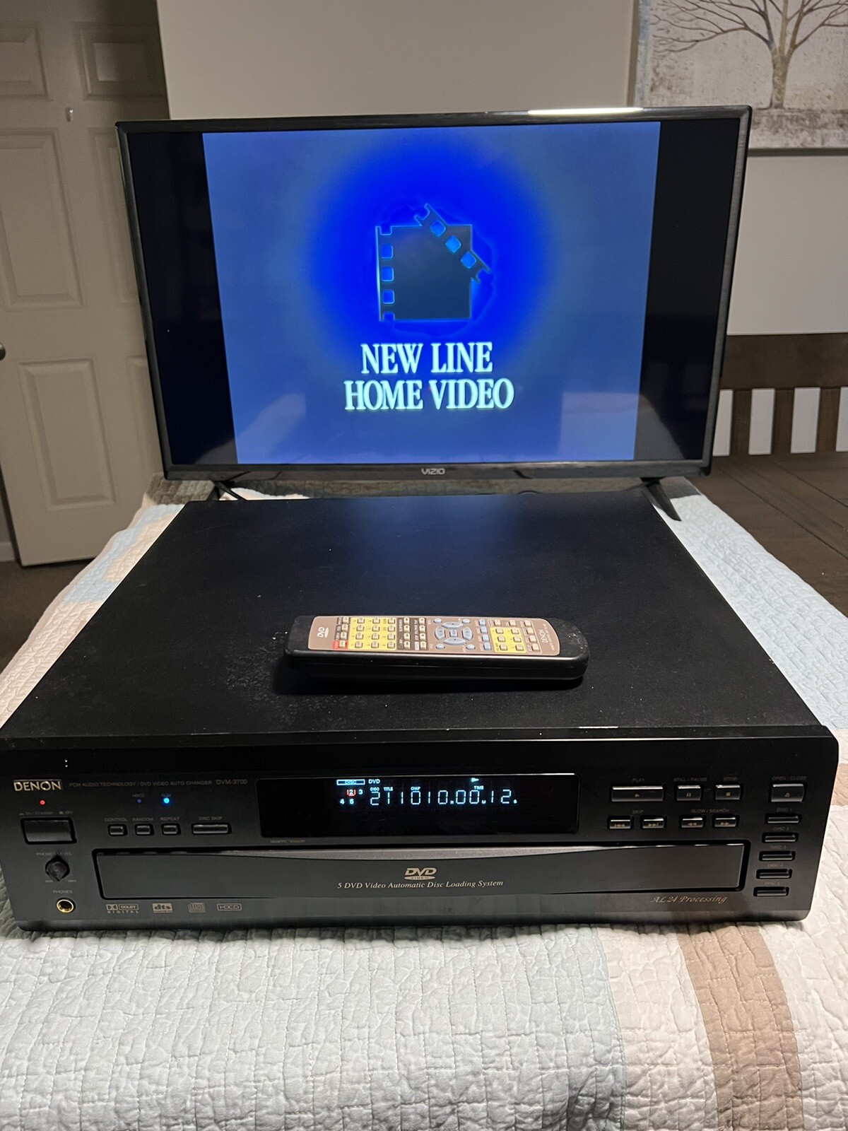 Denon DVM3700 5Disc DVD Player w/ Original Remote WORKS SMOKE FREE