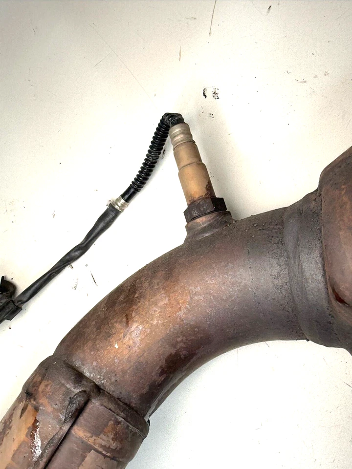 Tubo colector de escape del lado derecho del pasajero Porsche Cayenne 958 2003-2006 OEM Foto 4 de 4