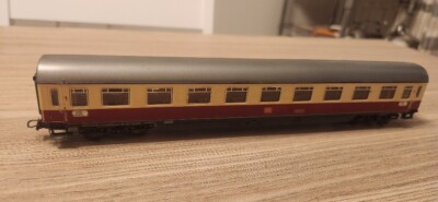 ROWA Germany, HO DC #3145, DB 1st Class Pass. Car with Lights, Item# C74.