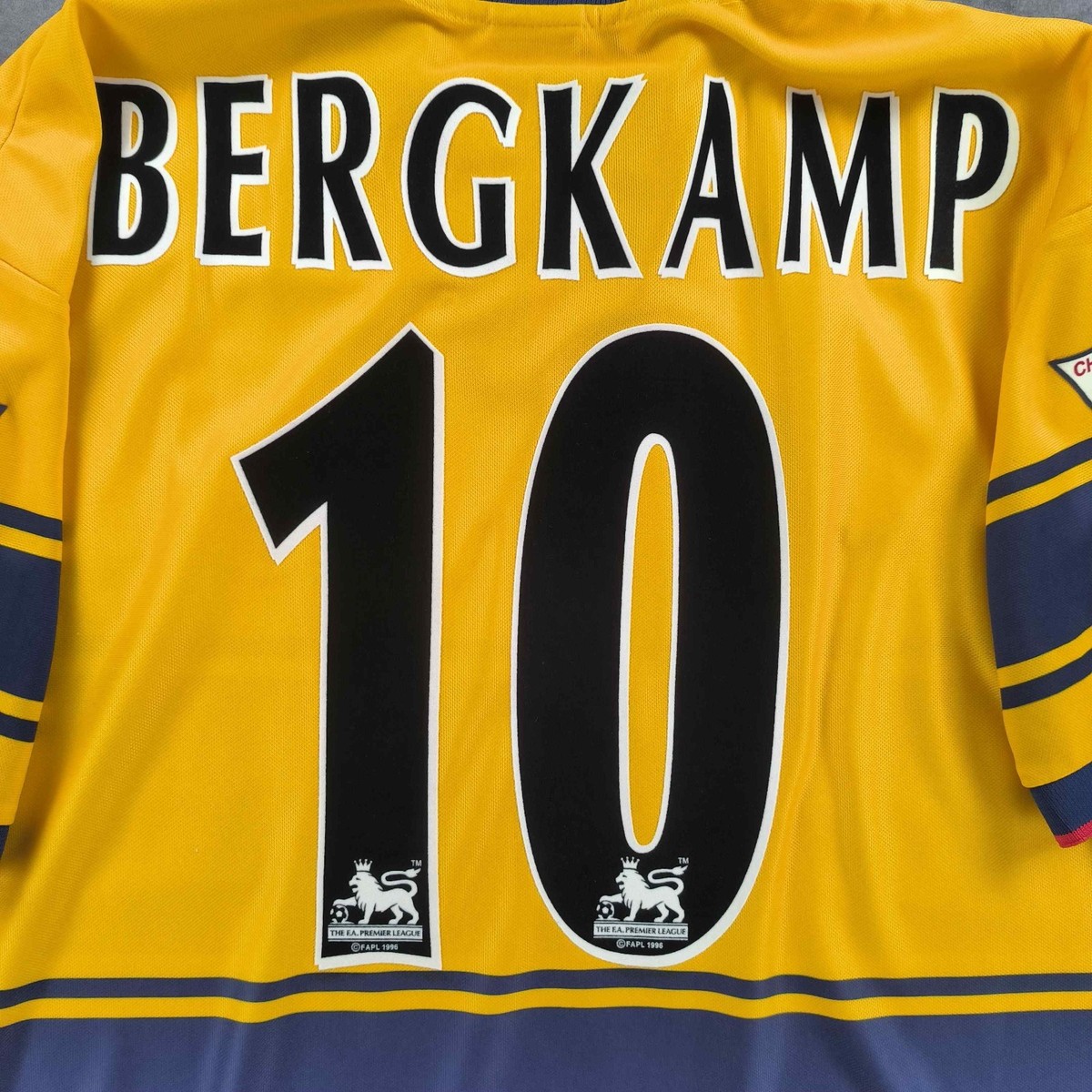 NIKE ArsenalFC BERGKAMP ユニフォーム　XL ＃1274 NIKE ArsenalFC BERGKAMP ユニフォーム XL ＃1274 - メルカリ