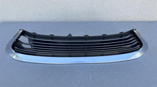 2016-2018 16 17 18 Lexus ES350 ES300 Lower Grille OEM - Picture 2 of 21