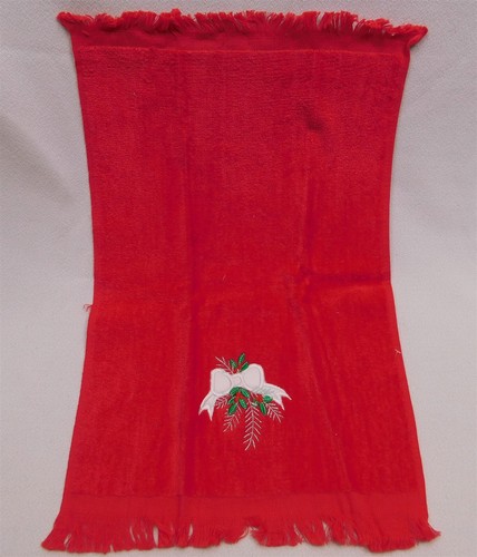 4 SATURDAY KNIGHTS Red Holiday Holly Christmas Tree Finger Tip Towels NWOT - Picture 8 of 12