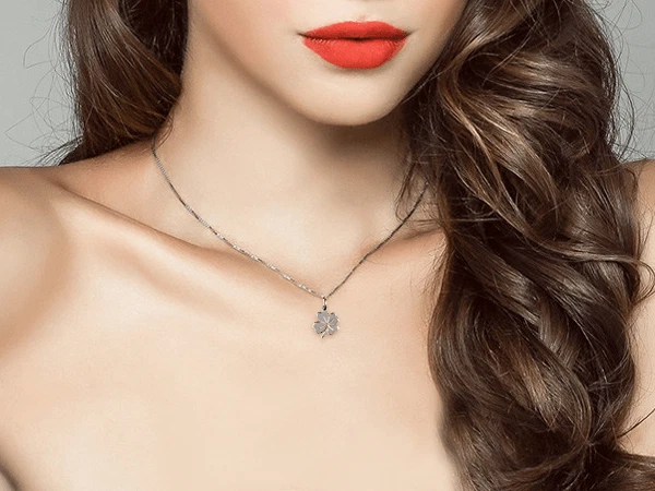 Collana Quadrifoglio Portafortuna in Argento 925 Rodiato Oro Bianco - Immagine 4 di 4