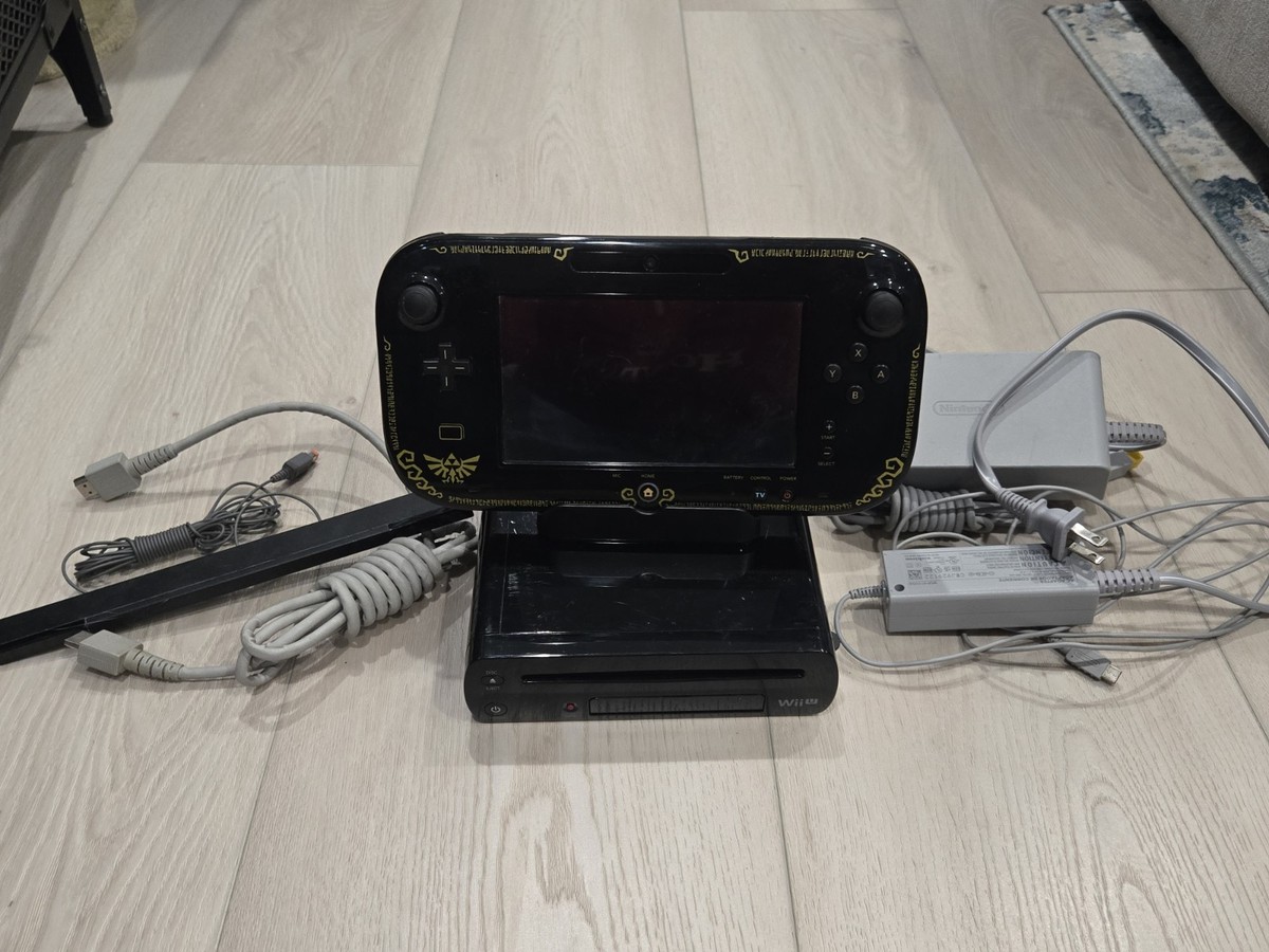 Wii U Console Zelda Wind Waker Edition Gamepad. Digit Mario 8