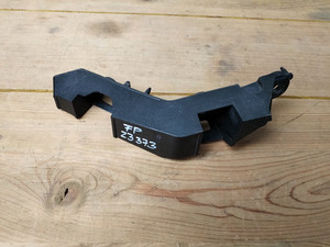 1x Original Audi Q3 Führungsprofil 83A807184 Halter vorne rechts FP23373