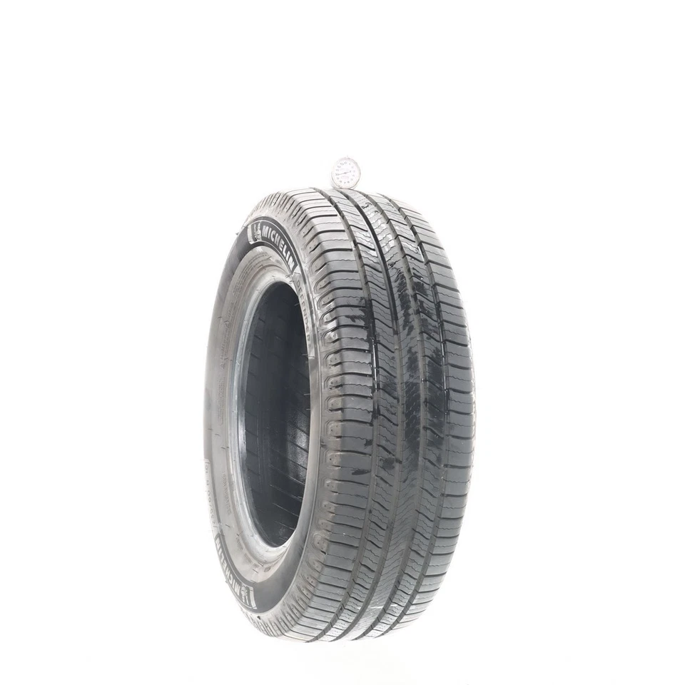 Michelin Defender 2 100H 235/60R16 usado - 9,5/32 Foto 2 de 4