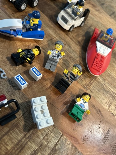 Lot of 10 City Lego Mini Figures Plus Legos Boat ATV Motorcycle Vintage - Picture 5 of 22