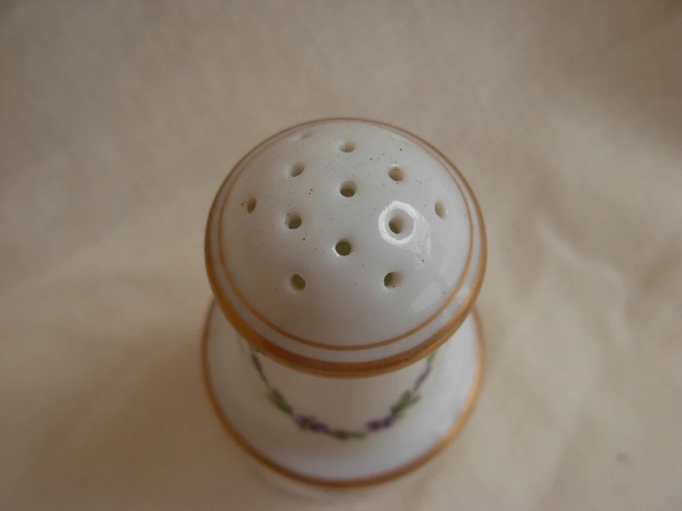 SALIERE EN PORCELAINE ET ARGENT DORE,STYLE LOUIS XVI,EPOQUE FIN 19è OU DEBUT 20è - Photo 4/4