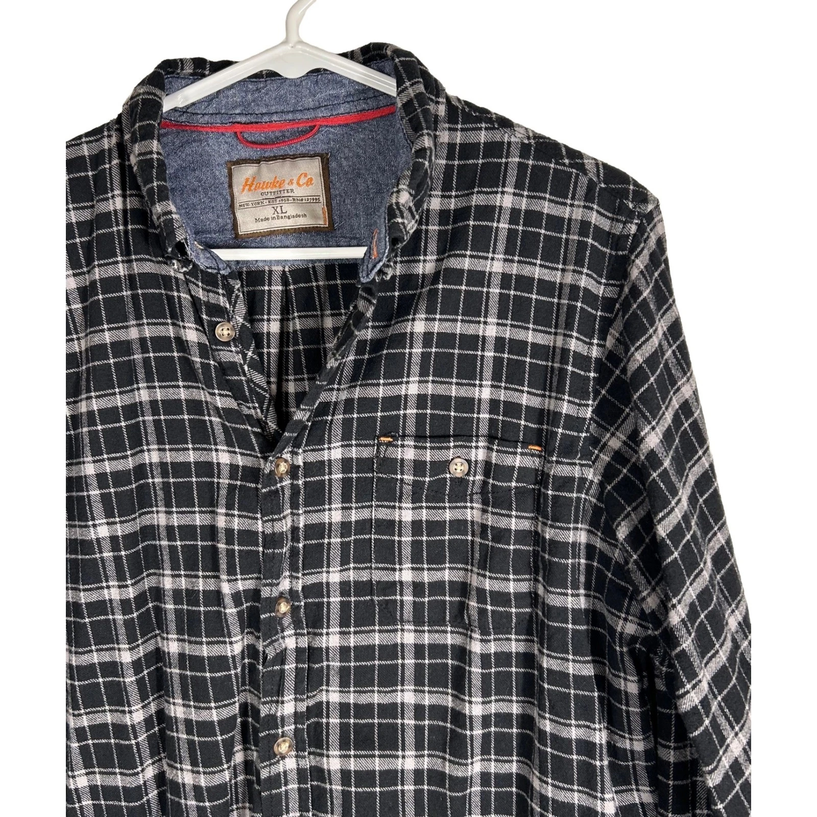 Hawke & Co Outfitter Mens XL Black Gray Plaid Button Down Flannel Shirt HSW1353