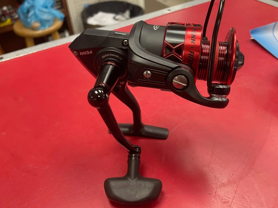 Carrete giratorio Penn FRCIV4000 Fierce IV 6,2:1 #1558708 **NUEVO EN CAJA** Foto 4 de 4