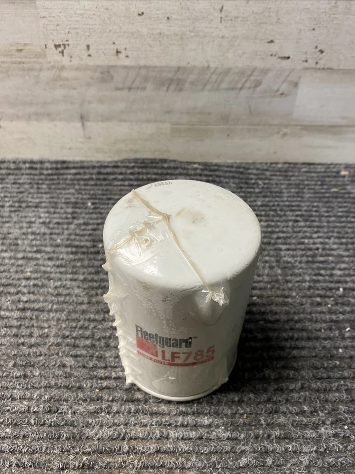 Filtro de alta resistencia Fleetguard LF785 GENUINO NUEVO / WIX 51342 Foto 2 de 4