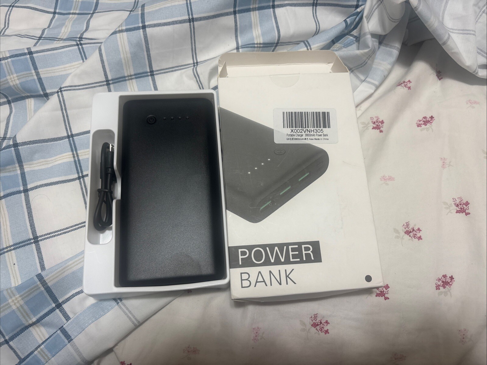 Portable Power Bank 36800mAh High Capacity Fast Charging with 3 USB Outputs for Phones Tablets-image
