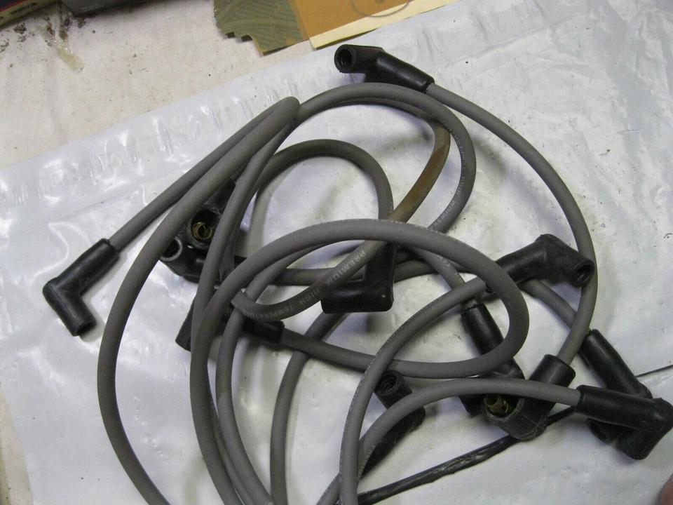 Champion 700260 Spark Plug Wire Set (minor dirty, box rough) — 第 4/4 张图片