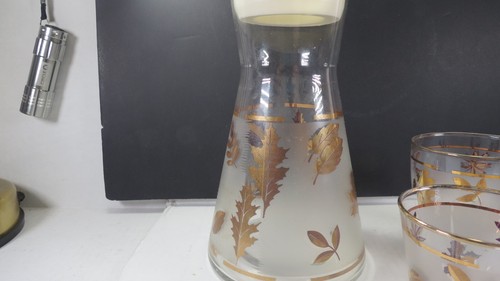 MID CENTURY MODERN Libbey Frosted Gold Leaf Decanter & 3 Tumblers - Picture 9 of 13