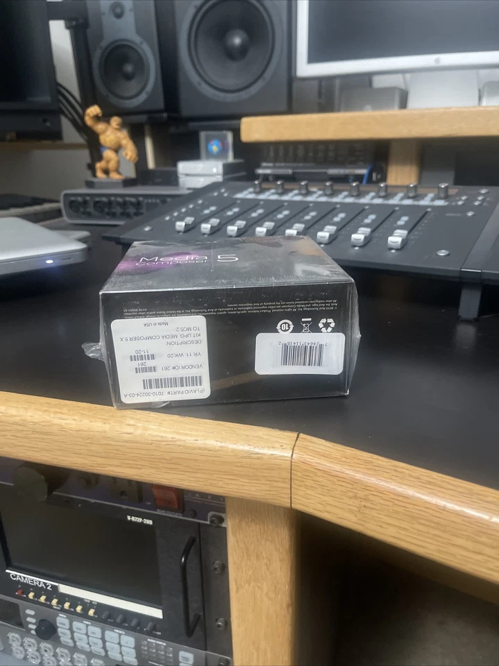 SOFTWARE Avid Media Composer 5 Up Grade Kit New Unopened - Image 3 of 4
