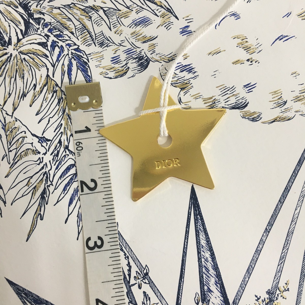 ディズニー　WIND AND SEA Dior Dior Expands Beach Capsule Line With Dedicated Dioriviera Spaces
