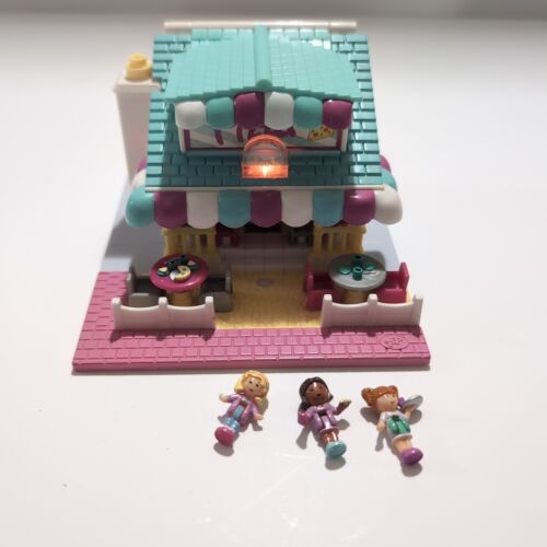 Vintage Polly Pocket Pollyville Pizzeria 1993 and Dolls - Works 99% Complete - Picture 1 of 14